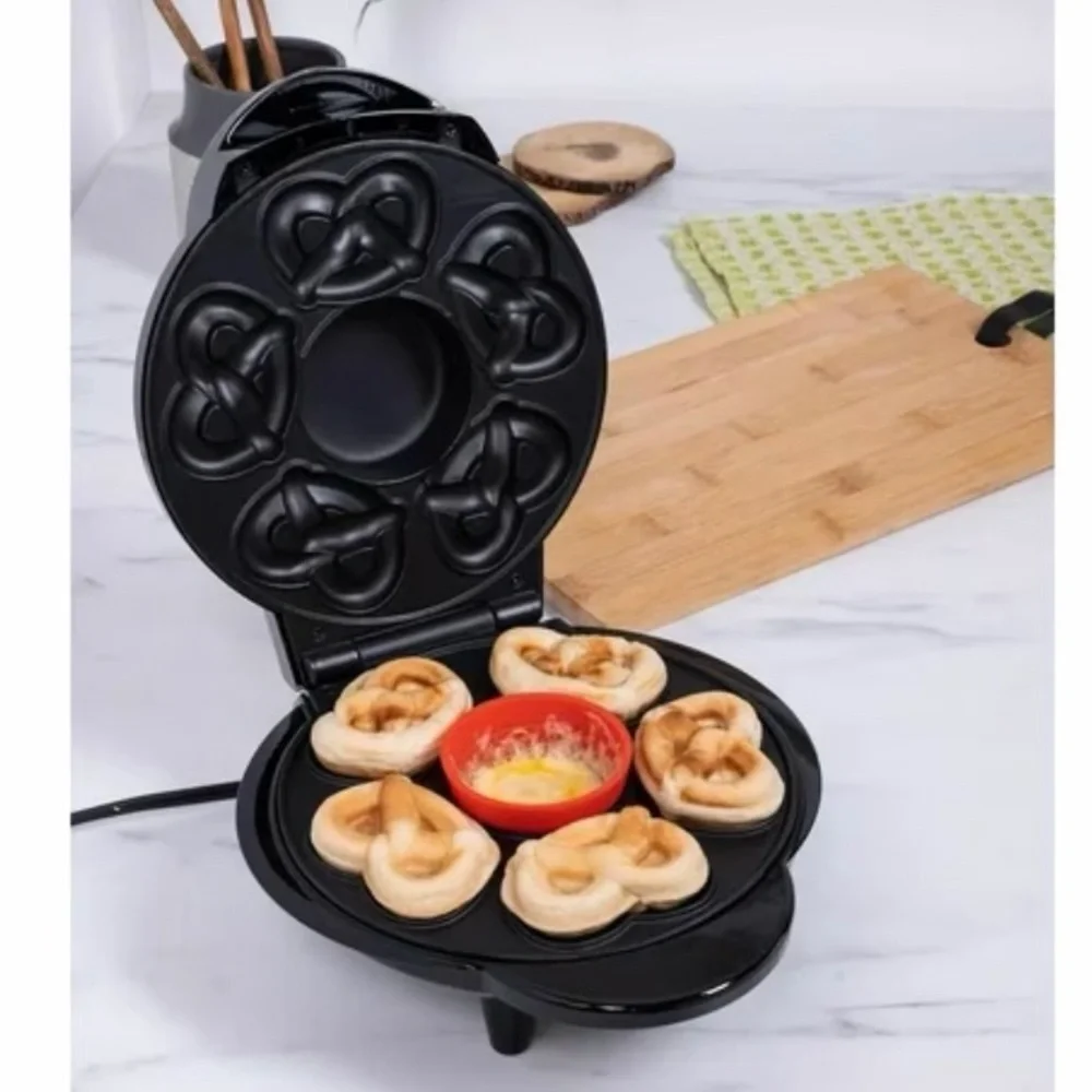 SuperPretzel Soft Pretzels Maker - Black